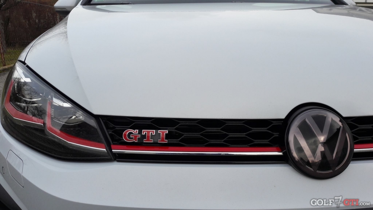 Facelift VW Emblem Zeichen folieren (Front) ACC • Golf 7 GTI Community •  Forum