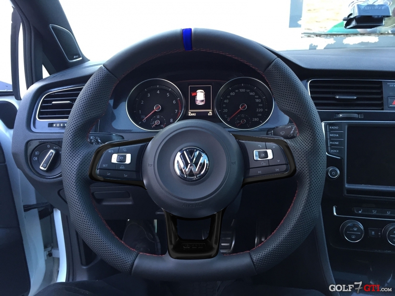 Lenkrad neu satteln / beziehen lassen • Golf 7 GTI Community • Forum